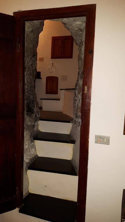 فندق Torre Cepollini ألبينغا المظهر الخارجي الصورة